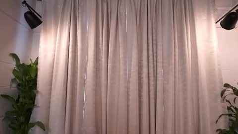 Val   inst  agatha clls online show from March 25, 7:09 pm