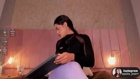 agatha_jener online show from February 25, 11:36 am