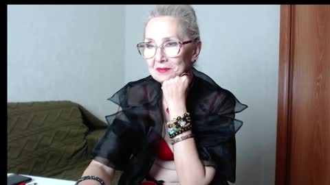 Snapshot of agatha_moore_ chatting on September 24, 3:08 pm Agatha online show from September 24, 3:08 pm