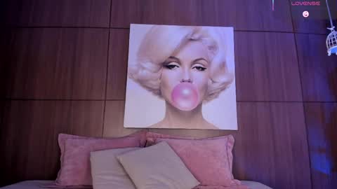    online show from April 4, 11:34 pm