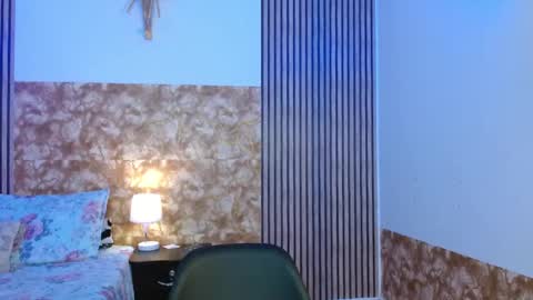 aghata walkerl online show from April 6, 9:21 am