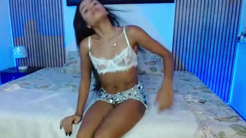 aghata walkerl online show from November 10, 2:25 am