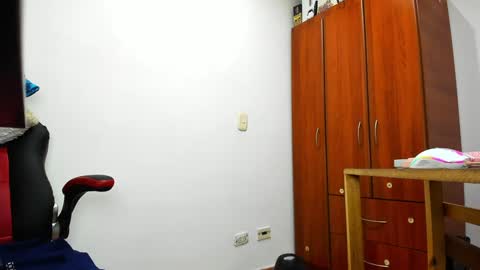 Agustin online show from February 4, 5:55 pm