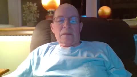 aguynrkfrd online show from April 16, 8:58 am