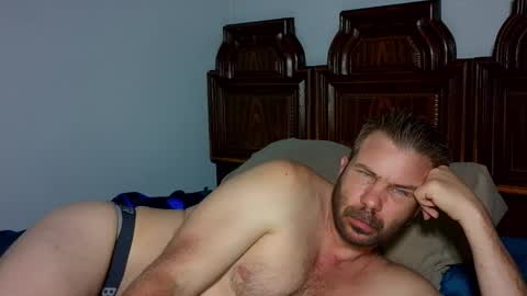 Blue Eyed Handsome Man online show from March 5, 1:36 am