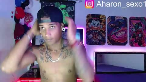 Snapshot of aharon_sexo1 chatting on March 8, 7:05 am Aharon Zamora online show from March 8, 7:05 am