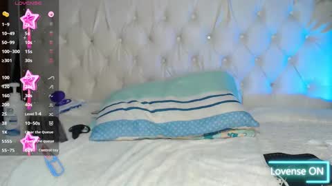 Snapshot of aidan_twink chatting on October 13, 1:07 am AIDAN online show from October 13, 1:07 am