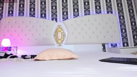 aidasina online show from September 25, 7:10 pm