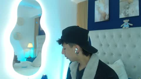 Aiden online show from April 1, 1:41 pm