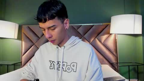 aiden_royce online show from November 10, 11:57 am