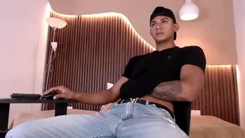 Snapshot of aiden_steel chatting on September 30, 1:21 pm Aiden online show from September 30, 1:21 pm