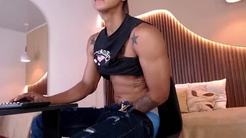 Snapshot of aiden_steel chatting on October 8, 1:50 pm Aiden online show from October 8, 1:50 pm