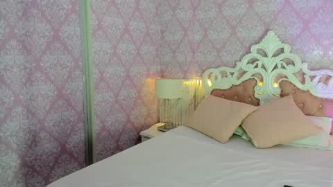   online show from November 18, 1:52 am