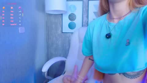 Snapshot of ailee_pons chatting on October 10, 12:22 pm ailee_pons online show from October 10, 12:22 pm