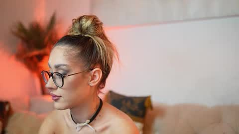  Aileen  online show from December 19, 9:43 pm