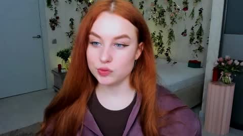 Louise online show from April 4, 7:21 pm