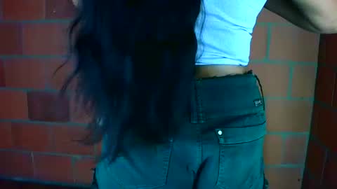 aisha koswell3 online show from November 28, 6:10 am