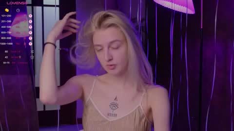 aishiro online show from October 19, 5:45 am