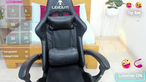 Snapshot of aixa_15 chatting on February 17, 3:11 pm Aixa Burgos online show from February 17, 3:11 pm