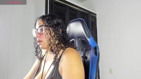 Snapshot of aixa_15 chatting on October 10, 12:22 pm Aixa Burgos online show from October 10, 12:22 pm