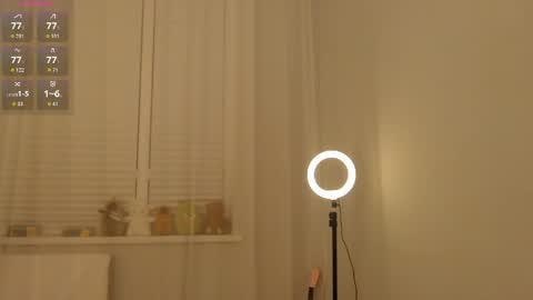 Aya online show from April 8, 4:43 pm