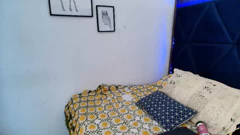 A K A N E  U W U online show from October 14, 12:13 am