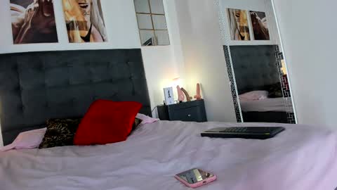 Snapshot of akemirosse chatting on March 2, 7:10 am Akemi online show from March 2, 7:10 am