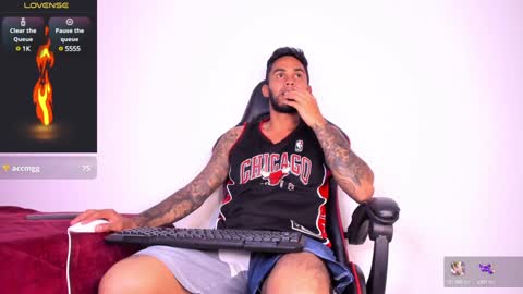 Snapshot of akira_tattoo chatting on February 3, 4:25 am Akira online show from February 3, 4:25 am