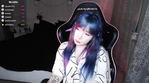 akirahartyx online show from October 12, 3:37 pm