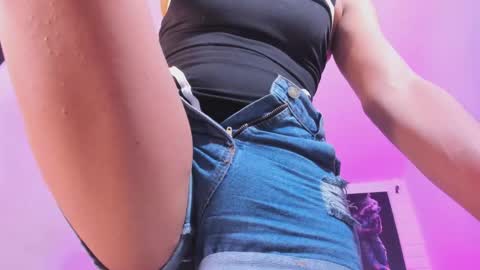 Snapshot of alahia__rodriguez chatting on September 26, 9:01 pm Alahia Rodriguez online show from September 26, 9:01 pm
