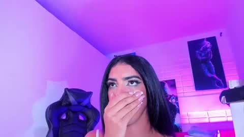 Snapshot of alahia__rodriguez chatting on December 29, 11:50 pm Alahia Rodriguez online show from December 29, 11:50 pm