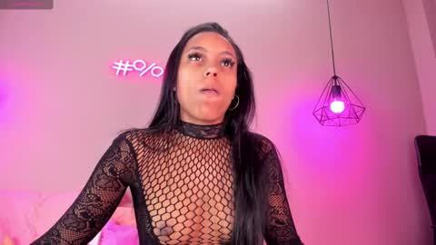 Snapshot of alahia_betancur chatting on February 11, 1:41 pm Alahia  online show from February 11, 1:41 pm