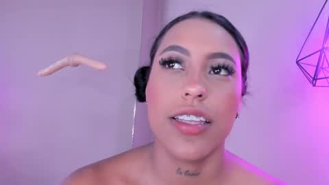 Snapshot of alahia_betancur chatting on March 7, 5:49 pm Alahia  online show from March 7, 5:49 pm