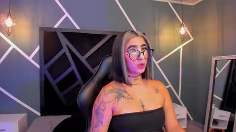 Snapshot of alahia_dangelo_ chatting on September 27, 11:19 am ALAHIA online show from September 27, 11:19 am