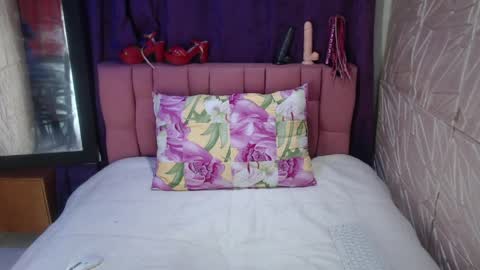 alaia_boobs online show from March 27, 1:44 am