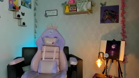 Snapshot of alaia_love77 chatting on October 7, 9:22 pm Alaia online show from October 7, 9:22 pm