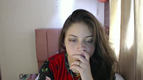 Snapshot of alaina_blessed chatting on October 1, 4:06 pm alaina_blessed online show from October 1, 4:06 pm