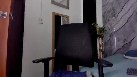 alan__smith online show from November 12, 8:00 pm