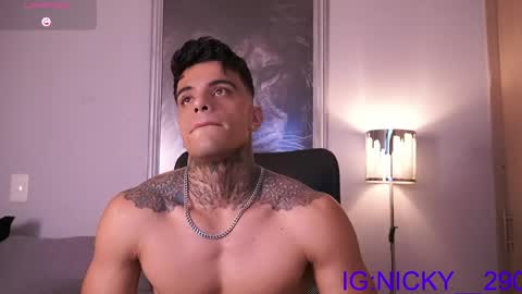 alan_morrys online show from April 25, 1:41 am