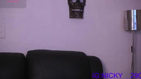 alan_morrys online show from November 12, 2:36 am