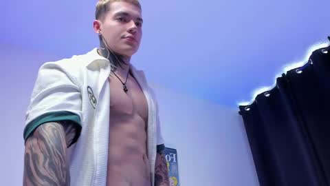 Snapshot of alan_rosee chatting on March 11, 3:56 pm Alan online show from March 11, 3:56 pm