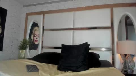 ---Alan--- online show from December 5, 5:28 am