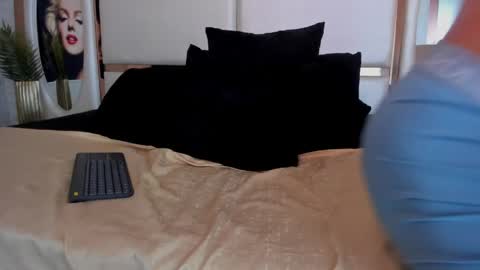 ---Alan--- online show from April 10, 6:30 am