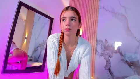 Snapshot of alana_333 chatting on September 12, 1:35 pm A L A N A online show from September 12, 1:35 pm