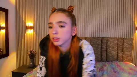 Snapshot of alana_333 chatting on February 18, 3:10 pm A L A N A online show from February 18, 3:10 pm
