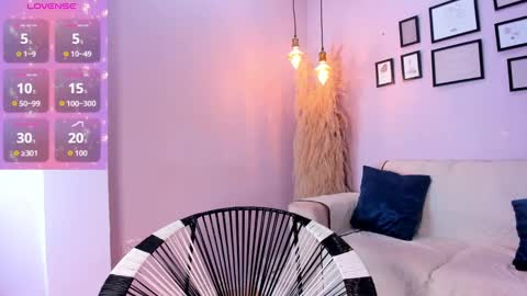 Snapshot of alana__rossetti chatting on September 23, 12:54 pm Alana online show from September 23, 12:54 pm