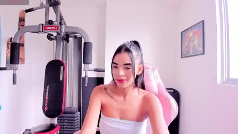 Snapshot of alana__roxxxy chatting on September 25, 1:07 pm Alana online show from September 25, 1:07 pm