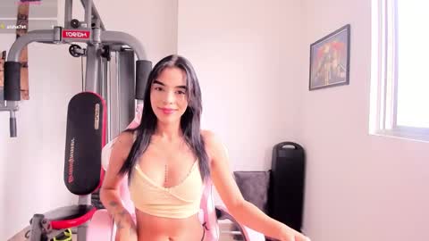 Snapshot of alana__roxxxy chatting on September 17, 12:41 pm Alana online show from September 17, 12:41 pm
