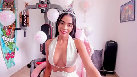 Snapshot of alana__roxxxy chatting on October 7, 1:29 pm Alana online show from October 7, 1:29 pm
