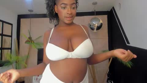 Snapshot of alana_bonny chatting on October 6, 12:23 pm Alana online show from October 6, 12:23 pm